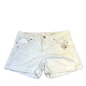 GAP White Mid Rise Cuffed Hem Jean Short Lightly Shredded Size 28 & 3” L Beachy!